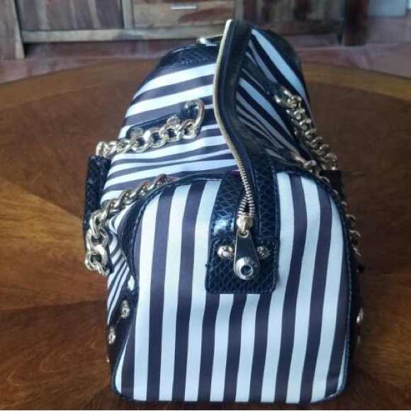 Hebri Bendel bowler bag. Classic black and white stripes fuscia pink lining - Picture 3 of 3